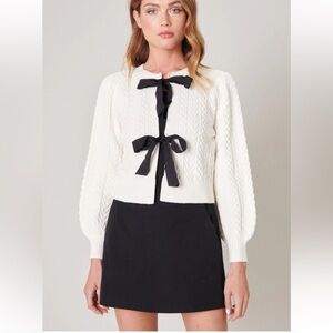 Sugar Lips Pinky Promise Black Bow Cardigan. Women’s Sz-S Cropped | Ivory EUC